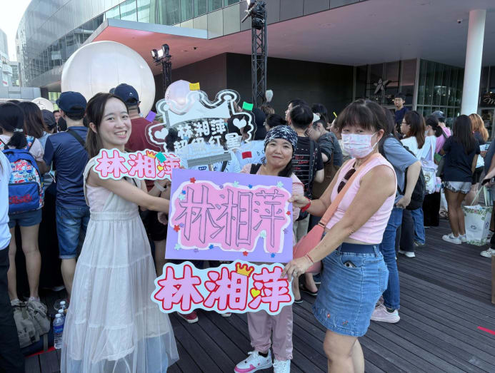 Members of Yverlasting Yvonne, fan club for Yvonne Lim, at Star Awards on Jul 6, 2025.