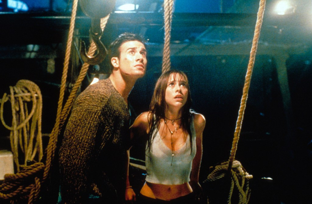 Jennifer Love Hewitt and Freddie Prinze Jr. in the film 'I Know What You Did Last Summer'