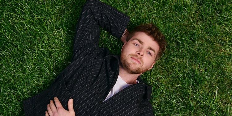Alex Warren’s 'Ordinary' Sets New Record on Australian Music Charts