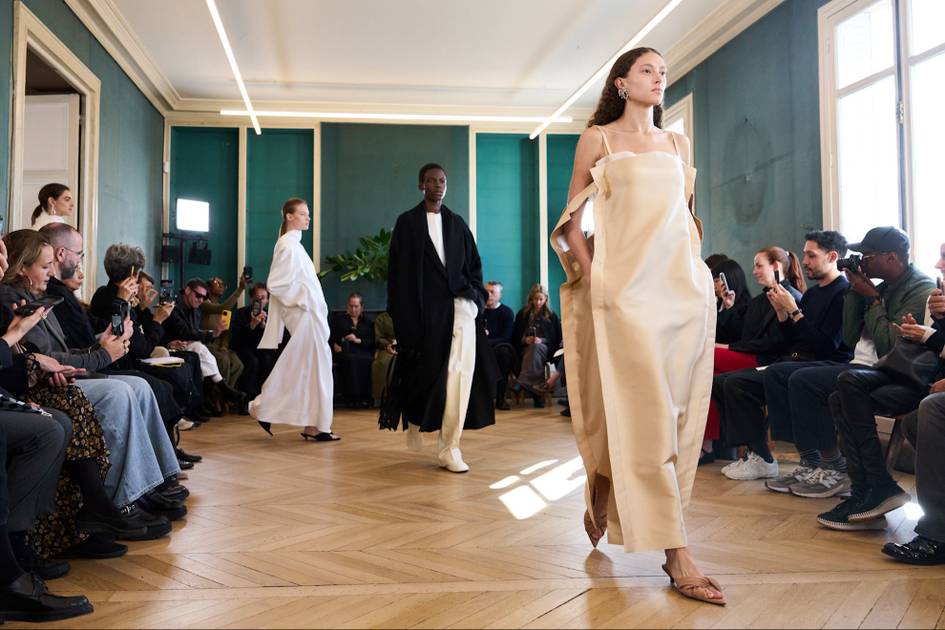 Discover the Exciting Schedule for Paris Fashion Week!