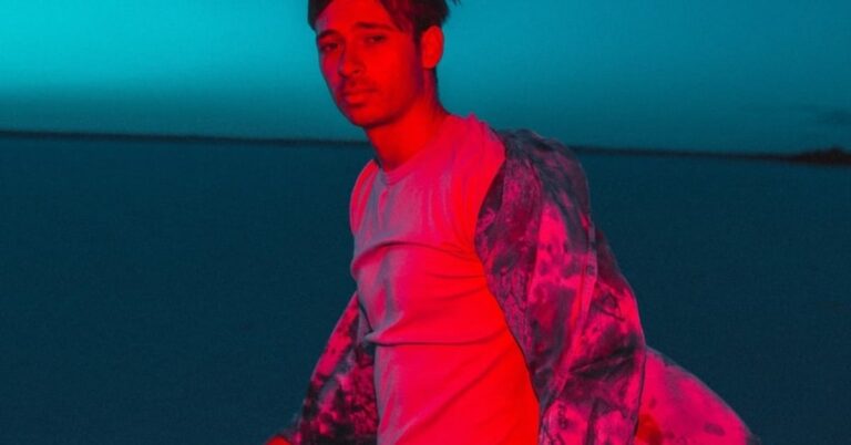 Flume Teams Up with Emma Louise for New Album ‘DUMB’ Release