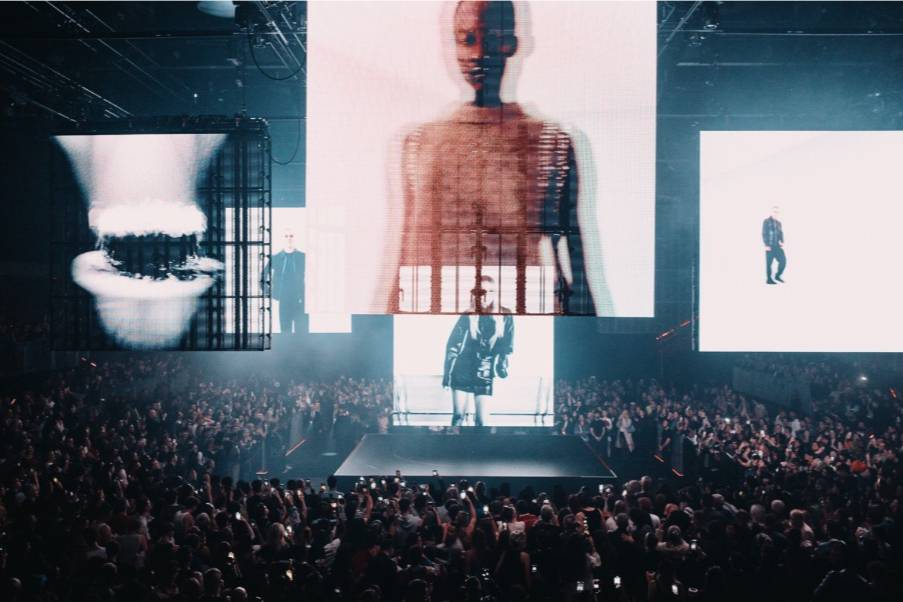 H&M Makes a Comeback at London Fashion Week with Coed Showcase