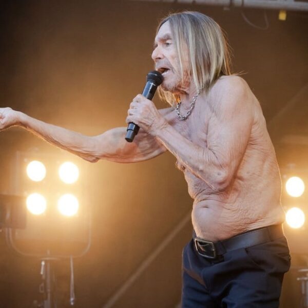 Iggy Pop’s First Live Performance of ‘Superman’ in ‘Punkrocker’ Delight