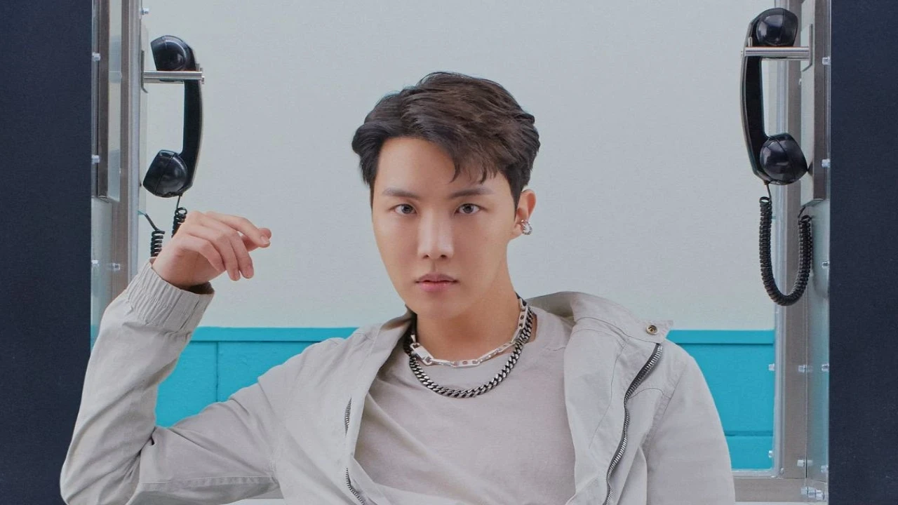 J-Hope to Take the Stage at PSY’s SUMMER SWAG After G-Dragon and Rosé?