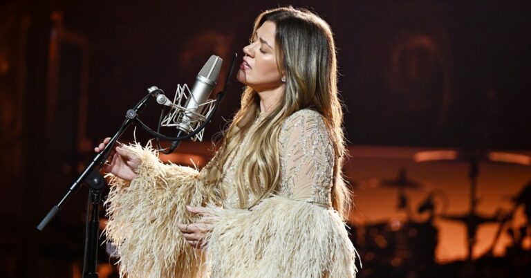 Kelly Clarkson Partners with HarbourView Equity to Sell Catalog Stake