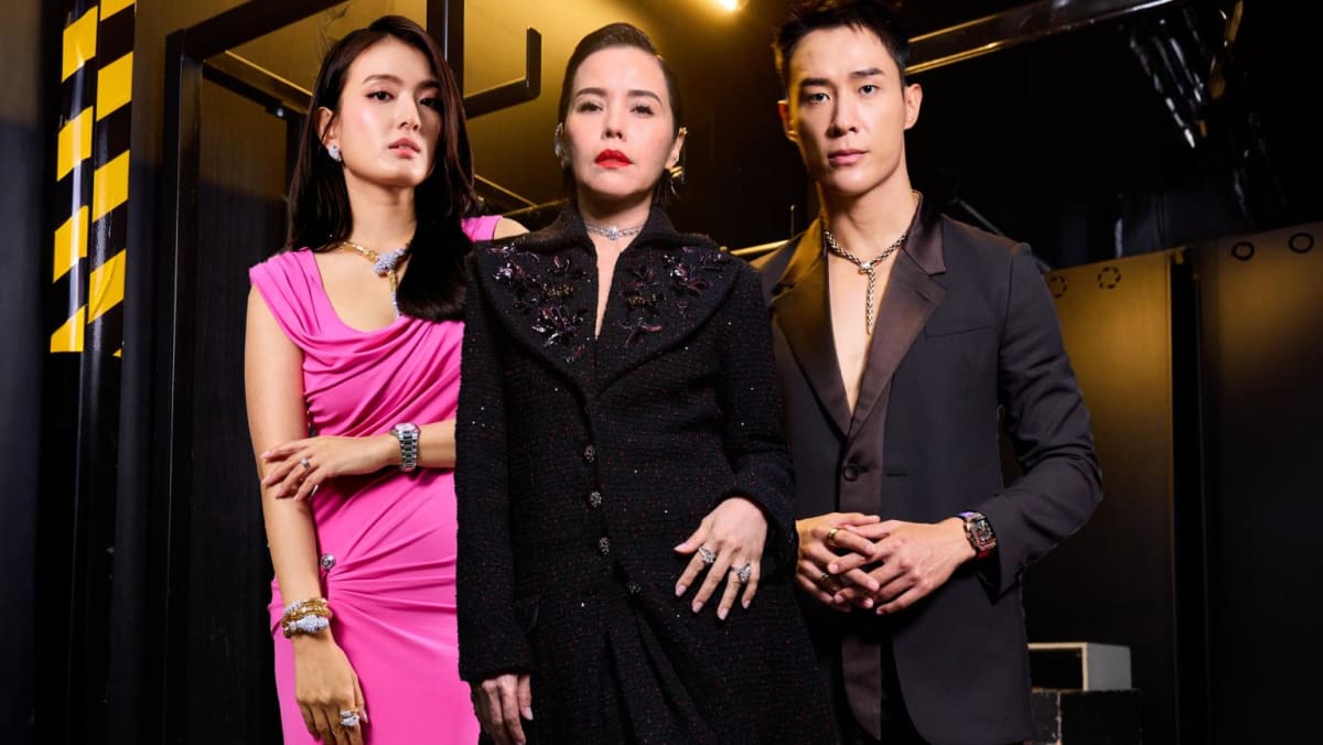 Stunning Jewelry Highlights from Star Awards 2025: Zoe Tay, Hong Ling & More