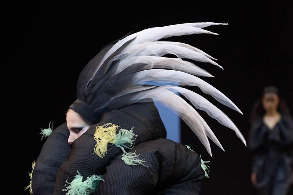 Viktor & Rolf Unveil Their Impressive Inflated Proposal in Paris