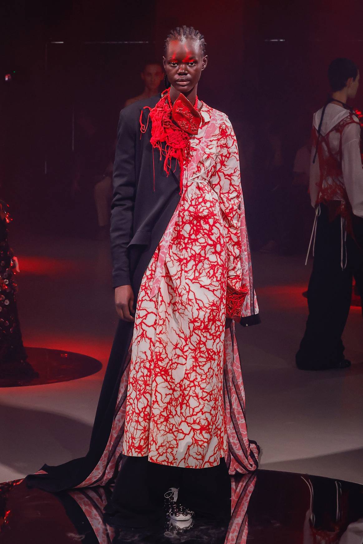 Yuima Nakazato AWr 2024–2025 couture collection. Yuima Nakazato AWr 2024–2025 couture collection.