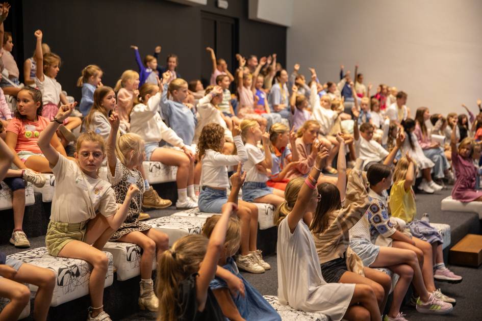 Free Fashion Impact Lessons Offered to Belgian Schoolchildren