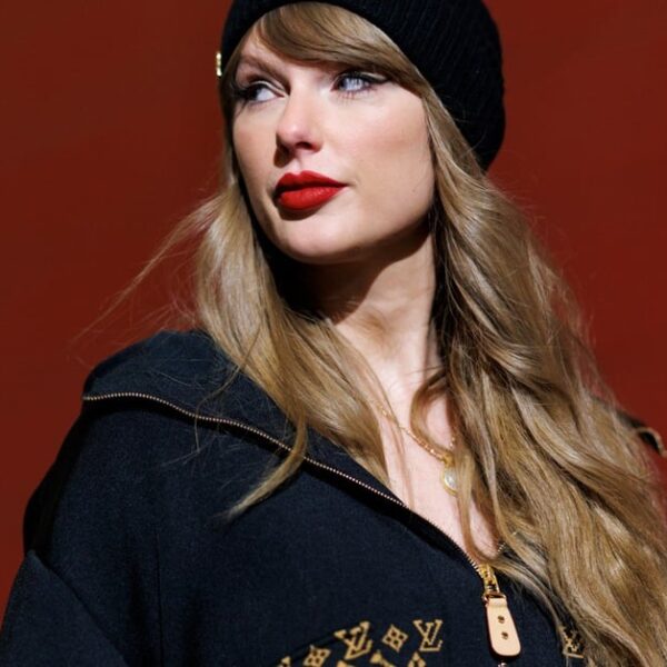 Could Taylor Swift be the Super Bowl Halftime Show Headliner? Here’s Why Fans Believe It!