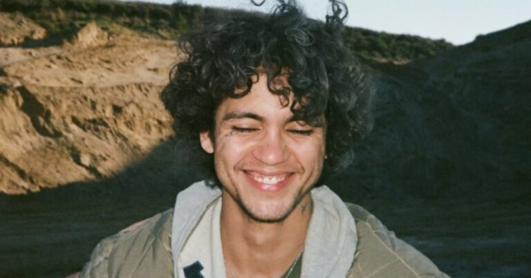 Dominic Fike Kicks Off His Largest Tour Across Australia Yet