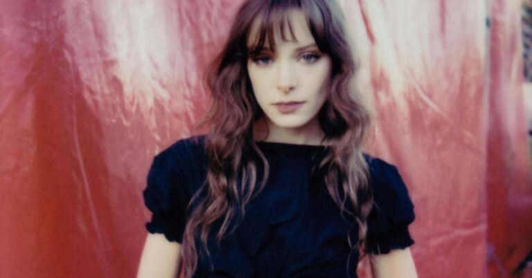 Holly Humberstone to Headline Shows in Australia: A Rising UK Talent