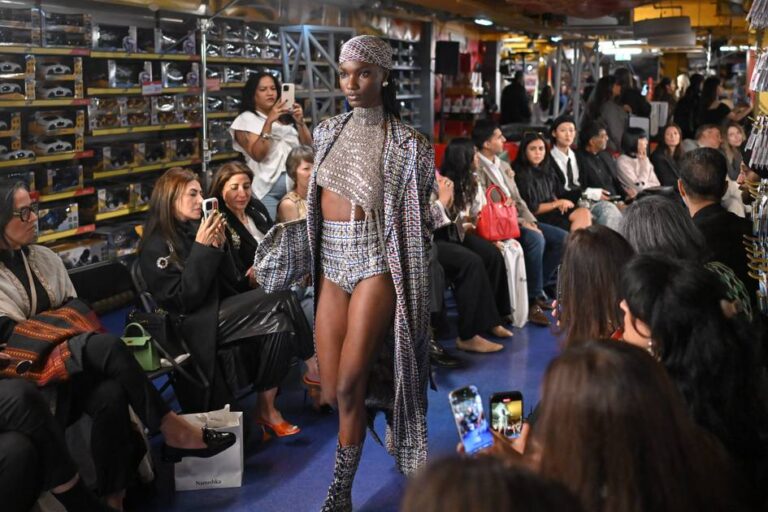 Anamika Khanna Shines at Her LFW Debut in India