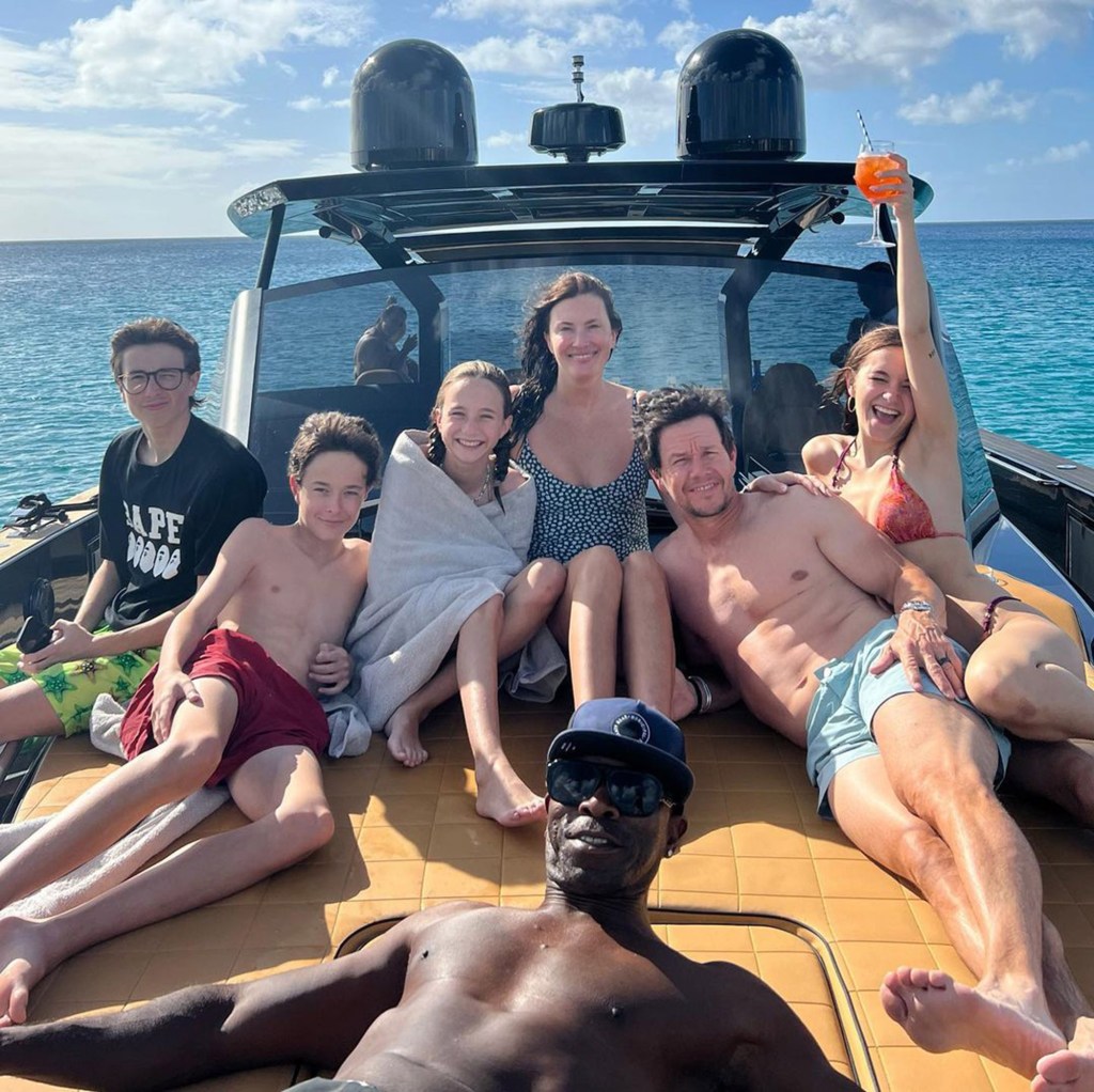 Mark Wahlberg, Rhea Durham, and kids via Instagram