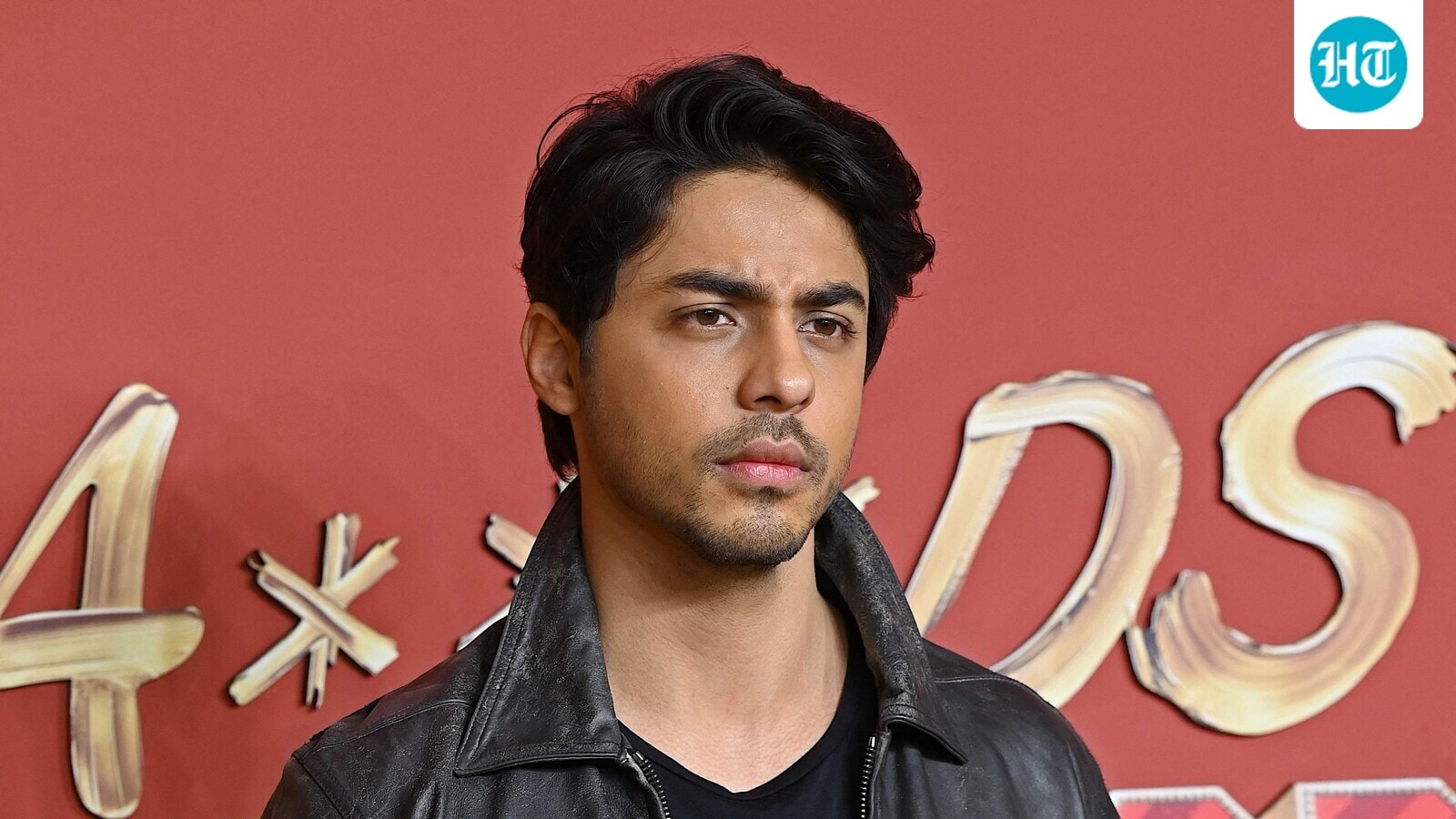 Reddit's Reaction to Aryan Khan Restoring His Instagram Profile Picture