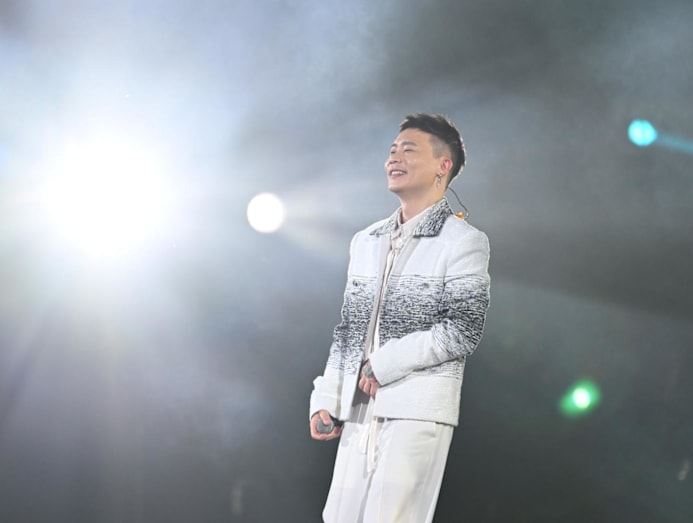Taiwanese singer Xiao Bing Chih performing