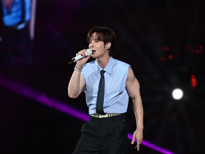 Singer Andrew Tan captivating the audience