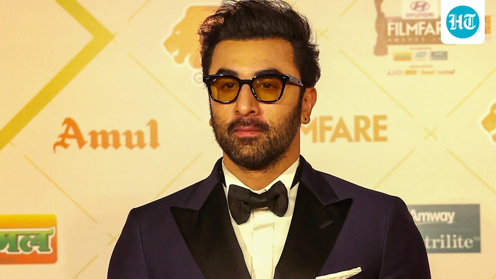 Ranbir Kapoor Celebrates Birthday with 43 Kisses from Daughter Raha