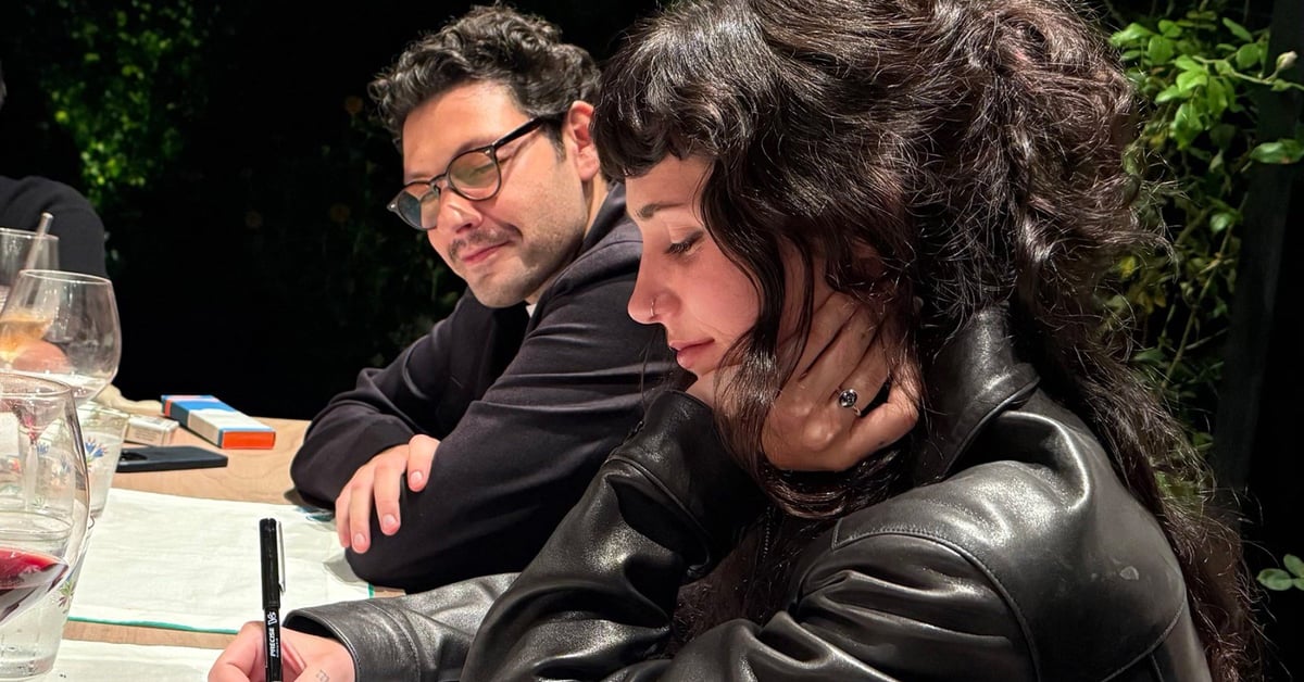 Clairo Joins Atlantic Records with Exciting New Contract