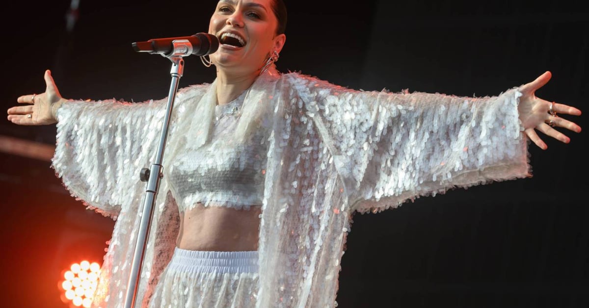 Jessie J Makes Triumphant Return to Stage Post-Breast Cancer Surgery