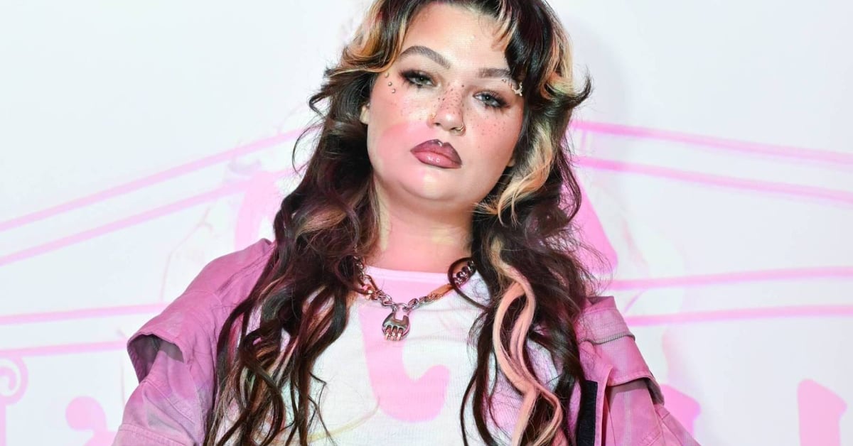 Lola Young Suddenly Collapses on Stage at All Things Go Festival