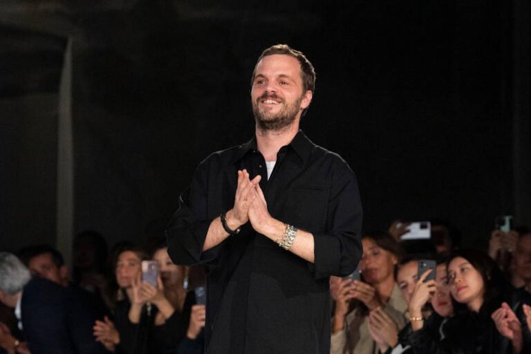 Paris Fashion Week Unveils a Fresh Look for the Fashion Industry