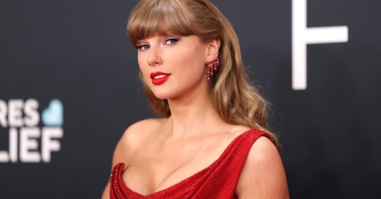 Taylor Swift Returns to Late-Night TV for the First Time in Three Years