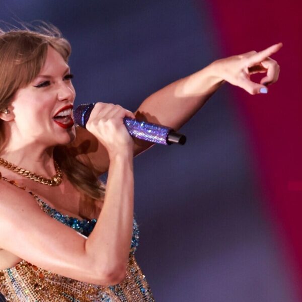 Taylor Swift Wows NYC with Stunning Showgirl Style: Fans Declare Her Queen