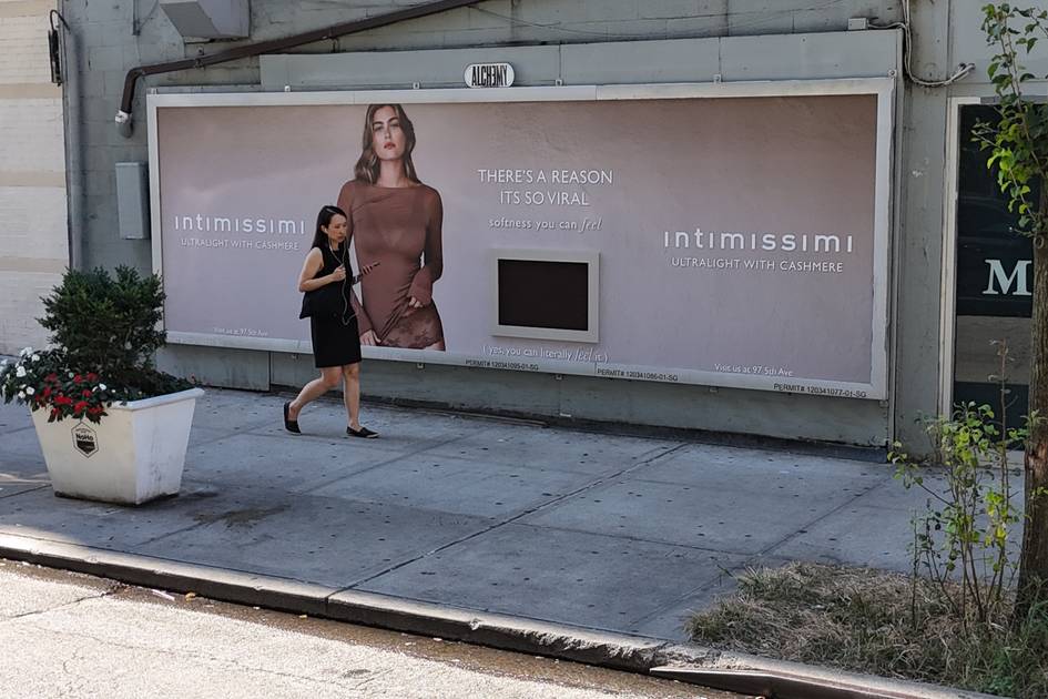 Intimissimi Launches Innovative 'Touch and Feel' Billboard Experience