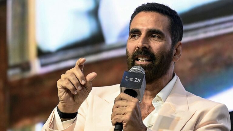 Akshay Kumar Asks CM Fadnavis About Oranges After Mango Query to PM Modi