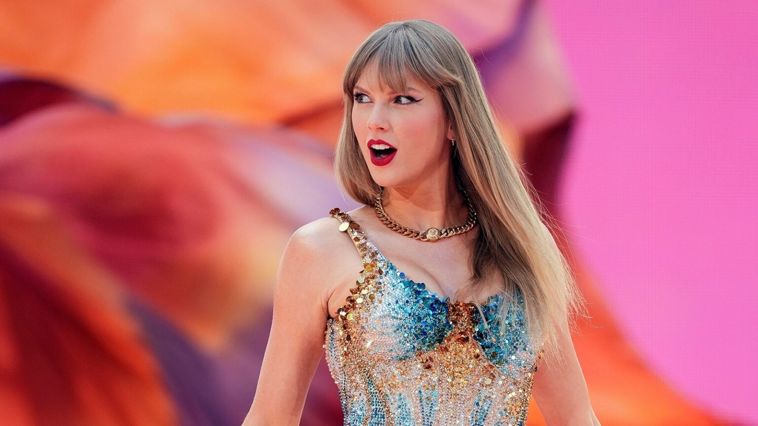 Taylor Swift Unveils 'The End of an Era' Docuseries Fans React alist