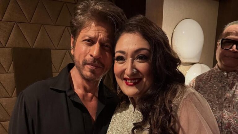 Sunita Ahuja Captures Joyful Selfie with Shah Rukh Khan at Diwali Party