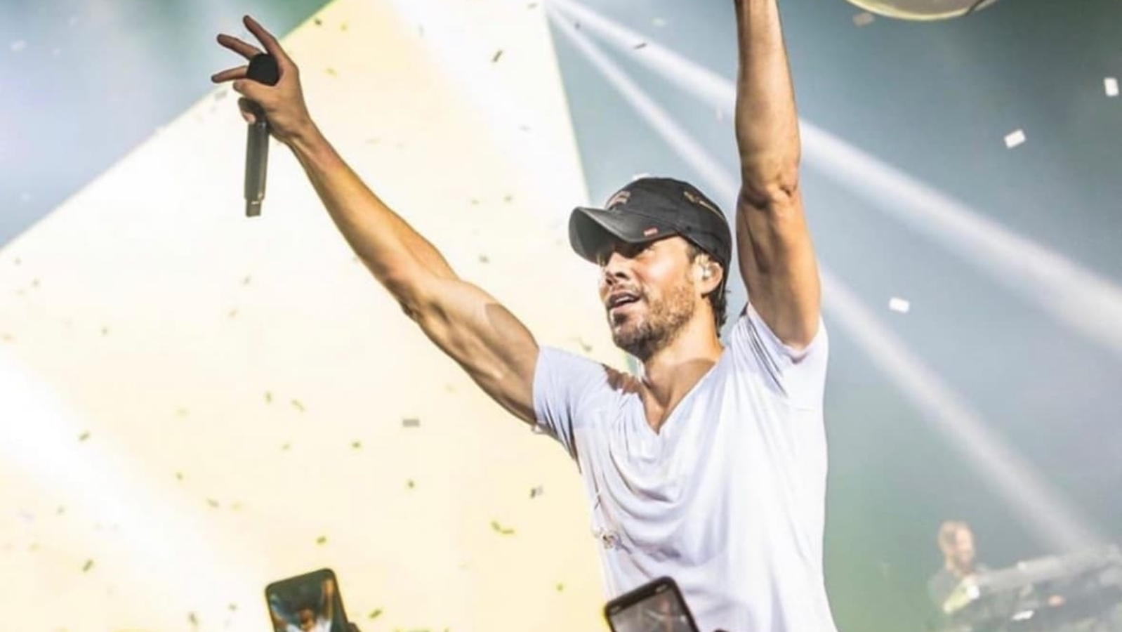Enrique Iglesias Extends India Trip Post-Mumbai for Taj Mahal Visit
