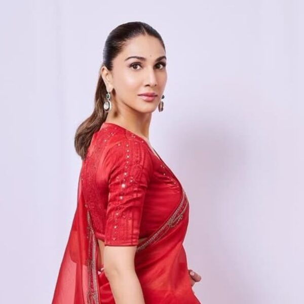 Vaani Kapoor Urges Clean Diwali Amidst Delhi's Alarmingly High AQI