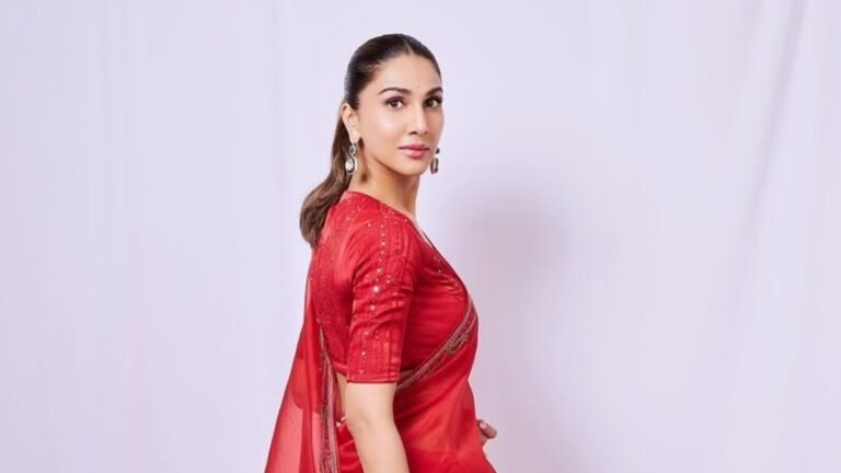 Vaani Kapoor Urges Clean Diwali Amidst Delhi's Alarmingly High AQI