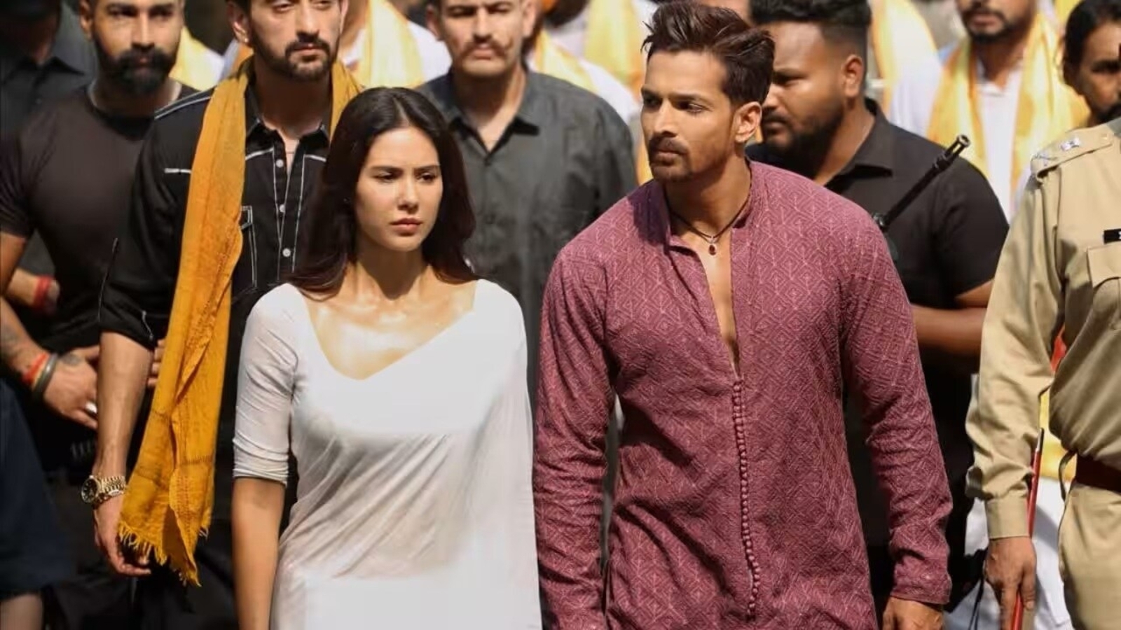 <p><strong>"Ek Deewane Ki Deewaniyat: Harshvardhan Rane's ₹8.50 Crore Opening Day Triumph"</strong></p>