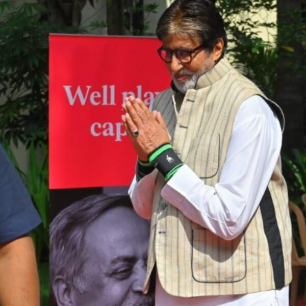 Amitabh and Abhishek Bachchan Honor Advertising Icon Piyush Pandey at Funeral