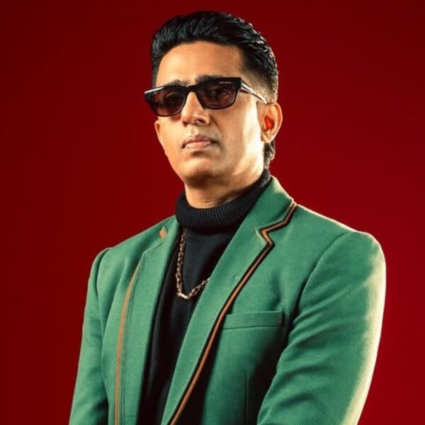 Gulshan Devaiah Mocks Bollywood Stars' 'Humble' Paparazzi Moments