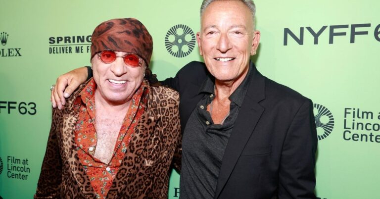 Bruce Springsteen and Steven Van Zandt Rock ‘Tenth Avenue Freeze-Out’ Live