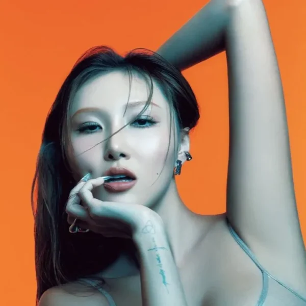 Did Hwasa Split from Her Businessman Boyfriend? MAMAMOO Star Responds