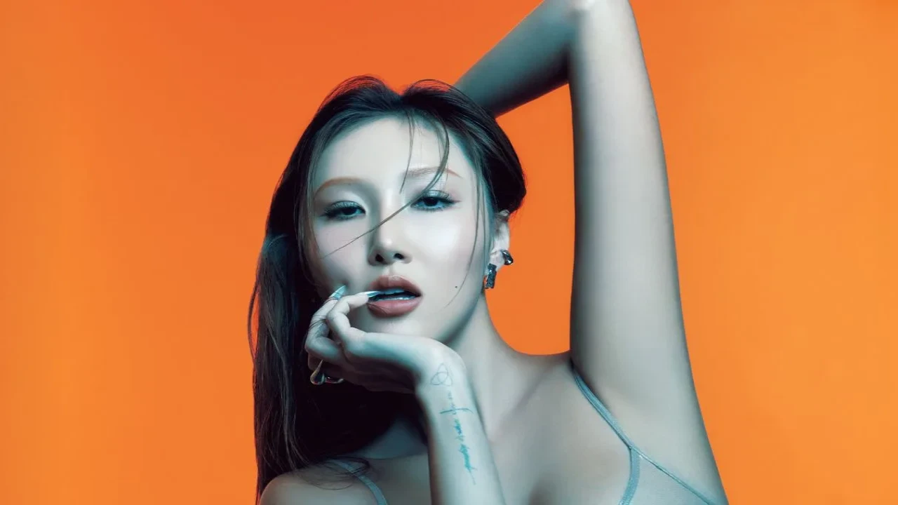 Did Hwasa Split from Her Businessman Boyfriend? MAMAMOO Star Responds