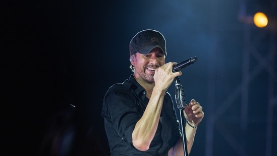 Enrique Iglesias Wows Mumbai with His Greatest Hits After 11 Years