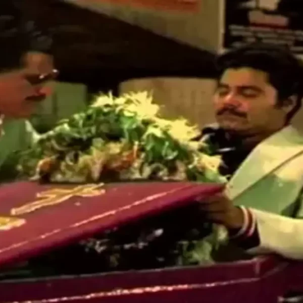 Exploring Satish Shah's Brilliant Role as D'Mello in Jaane Bhi Do Yaaro