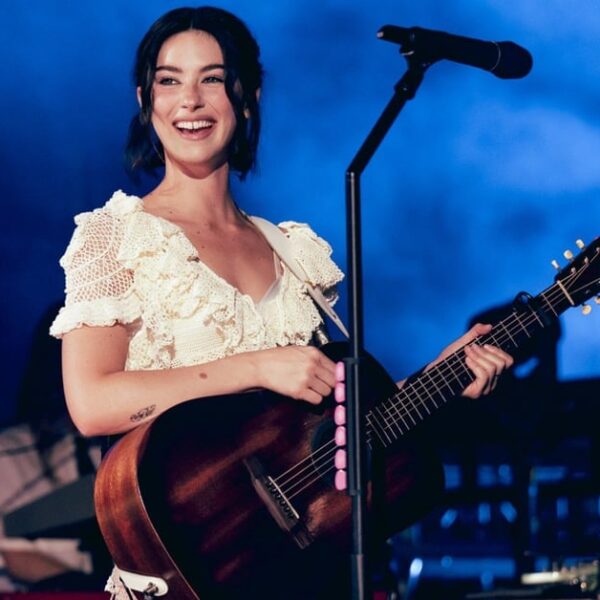 Gracie Abrams' Captivating Red Rocks Concerts Stream Live on Apple Music