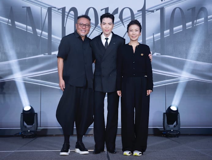 Jam Hsiao with Sony Music executives