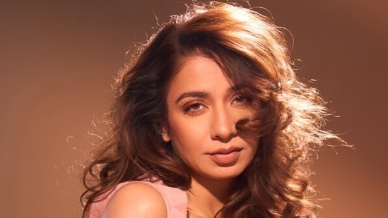 Jasmine Sandlas: Empowering Women to Embrace Their Sexy, Powerful Side