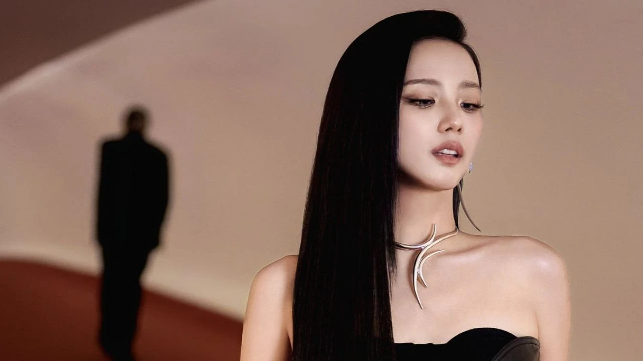 Jisoo of BLACKPINK Unveils New Duet "Eyes Closed"—Is Zayn Malik Involved?