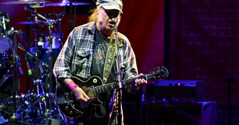 Neil Young Urges Fans to ‘Forget’ Amazon: ‘My Music Won’t Be Available’