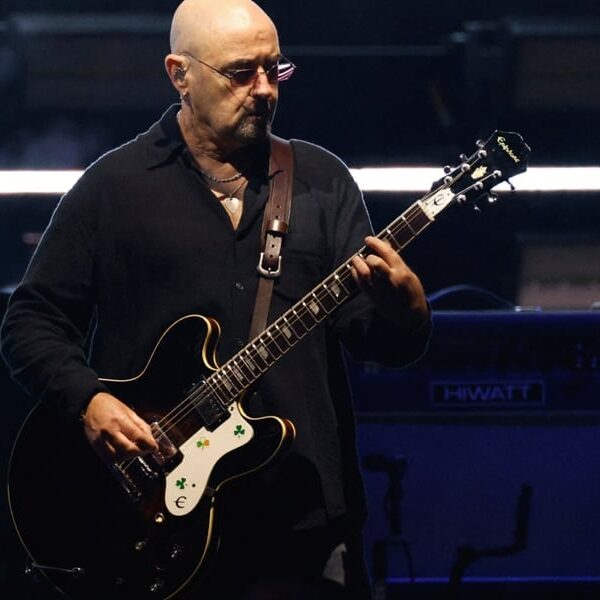 Oasis Identifies New Talent to Replace Bonehead for Aussie Shows