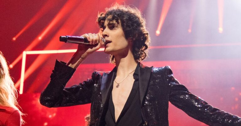 Sombr Responds to Criticism After Concertgoer Labels Show 'Cringe'